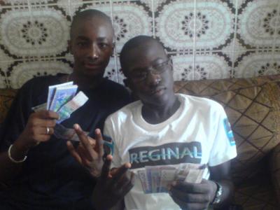 djily and ziz en mode pap a shit